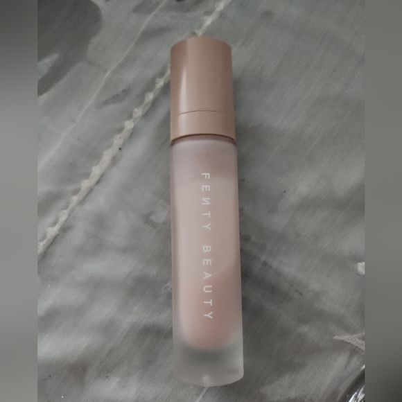 FENTY BEAUTY Soft Silk Pro Filt'r Hydrating Primer - Picture 1 of 4